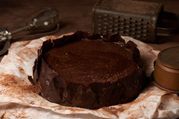 THE CHOCOLATE LAVA CAKE