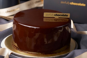CHOCOLATE PRALINE CAKE
