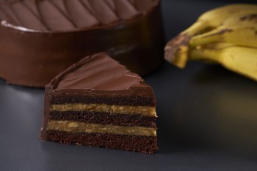 CHOCOLATE BANANA CAKE