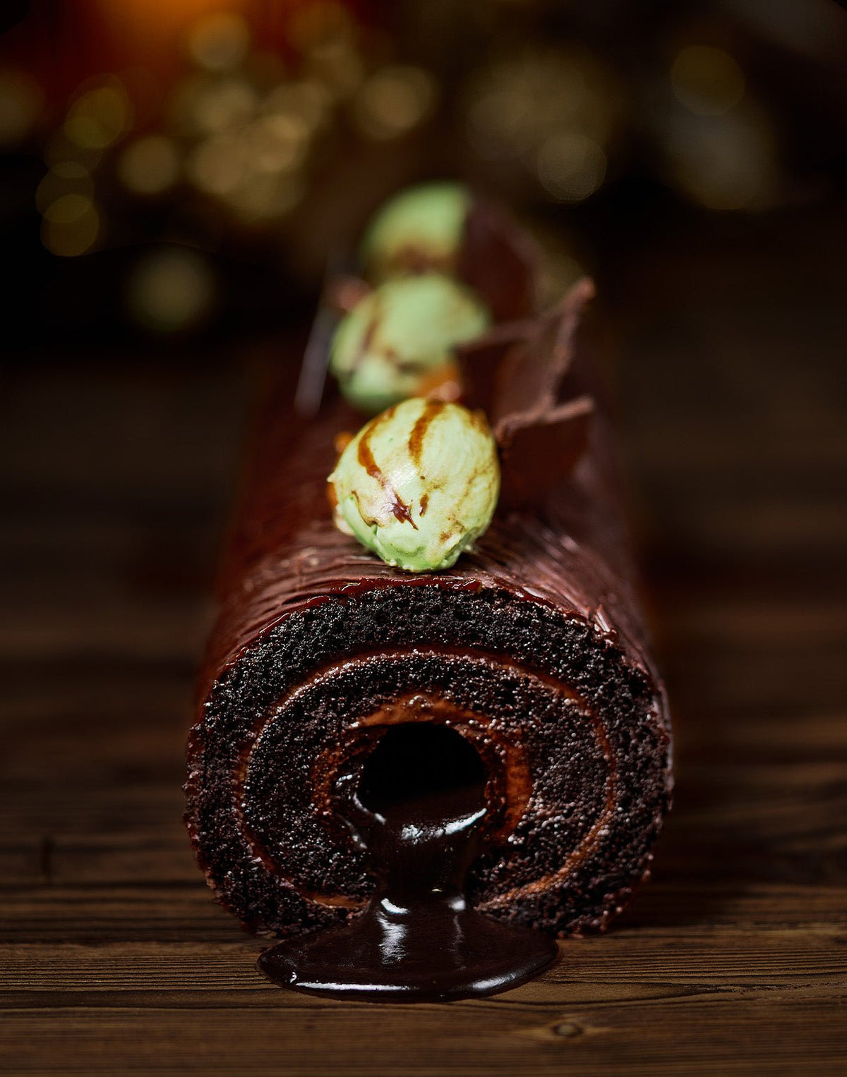 CHRISTMAS MOLTEN CHOCOLATE CORE LOG CAKE - Awfully Chocolate